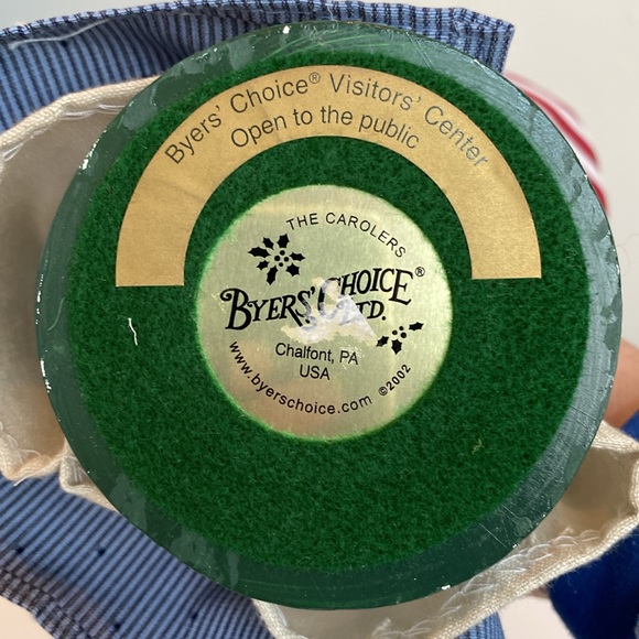 Byers' Choice Colonial Woman Holding American Flag - 2002 - Picture 10 of 10